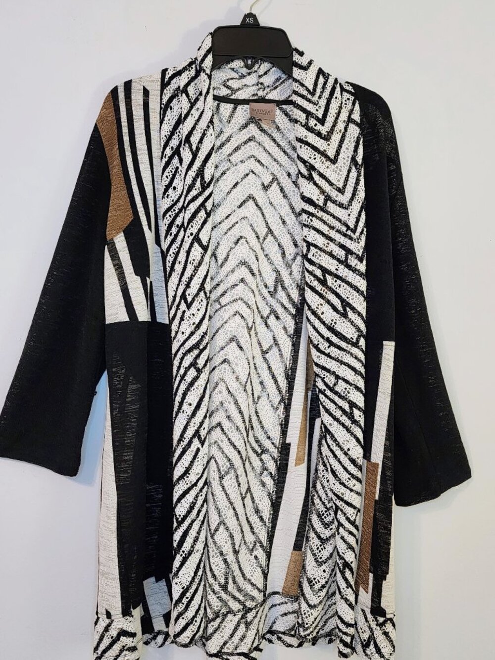 Chico's XS Black White & Tan Geometric Print Cardigan